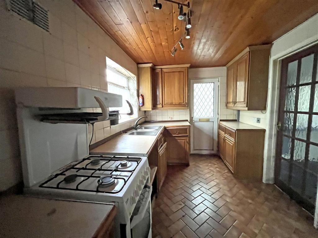 Belfield Road, Paignton TQ3 3 bed end of terrace house for sale £185,000