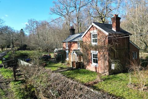 2 bedroom detached house for sale, Hamptworth, Salisbury, Wiltshire, SP5