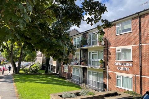 2 bedroom flat for sale, Chase Road, Southgate N14