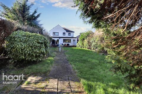 19 Spencer Road, Rainham, RM13 8HD