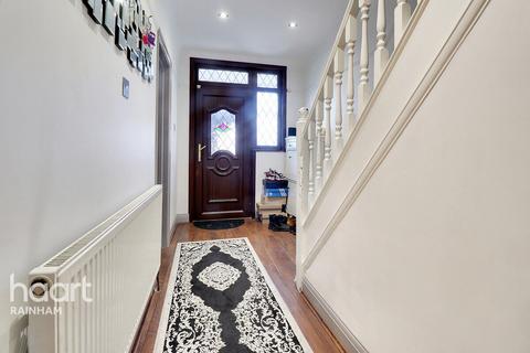 19 Spencer Road, Rainham, RM13 8HD