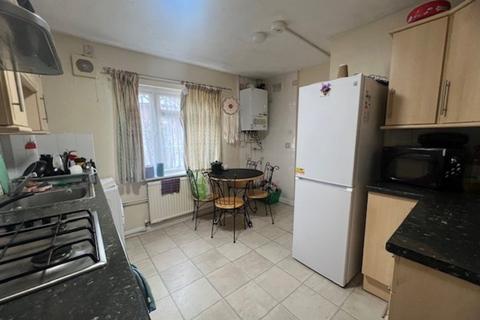 4 bedroom terraced house to rent, Roe Green Lane, Hatfield AL10