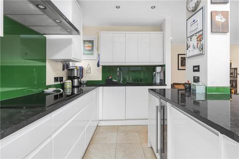 4 bedroom semi-detached house to rent, Warren Road, Twickenham, TW2