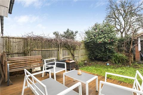 4 bedroom semi-detached house to rent, Warren Road, Twickenham, TW2