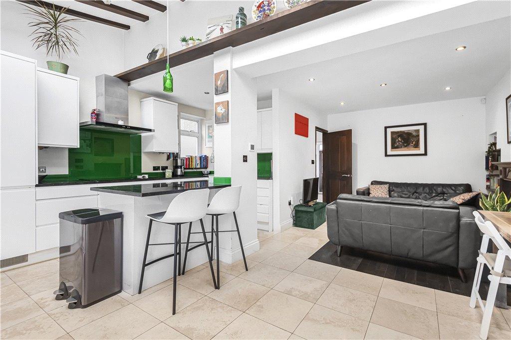 Kitchen/Reception