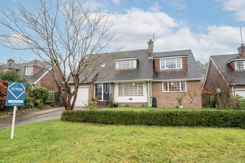 5 Hillside Road, Storrington, Pulborough, RH20 3LZ