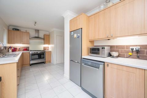 5 Hillside Road, Storrington, Pulborough, RH20 3LZ