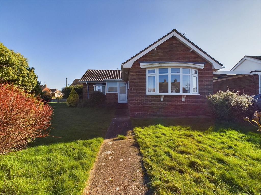 Russells Drive, Lancing 2 bed detached bungalow for sale £400,000
