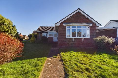 2 bedroom detached bungalow for sale - Russells Drive, Lancing