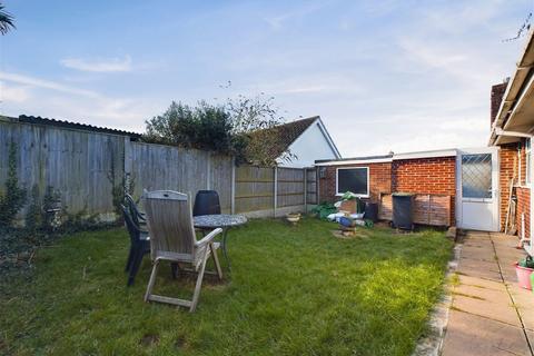 2 bedroom detached bungalow for sale - Russells Drive, Lancing