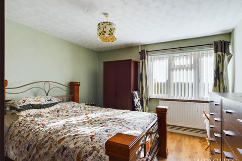 2 bedroom flat for sale, Garden Road, Knebworth SG3