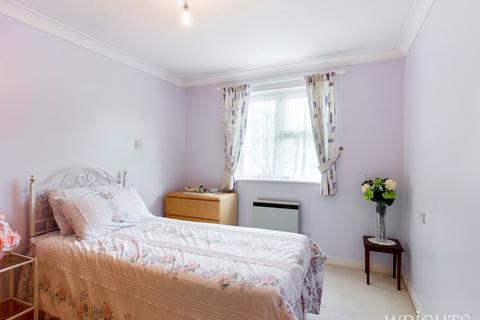 2 bedroom retirement property for sale, Roseacre Gardens, Welwyn Garden City AL7