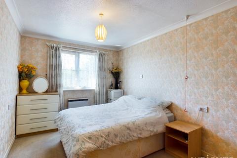 1 bedroom retirement property for sale, Roseacre Gardens, Welwyn Garden City AL7