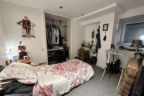 15 Blair Road, Manchester, M16 8NS