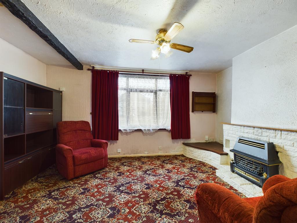 Wymering Lane, Portsmouth PO6 3 bed terraced house for sale £220,000