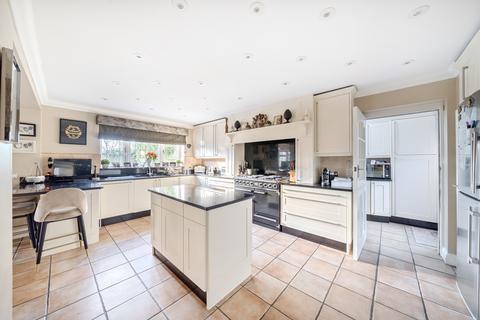 4 bedroom detached house for sale, Redwing Gardens, West Byfleet, KT14