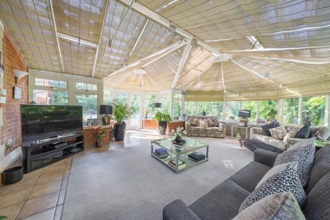 4 Redwing Gardens, West Byfleet, KT14 6QJ