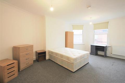 3 bedroom flat to rent, High Road, Willesden, NW10