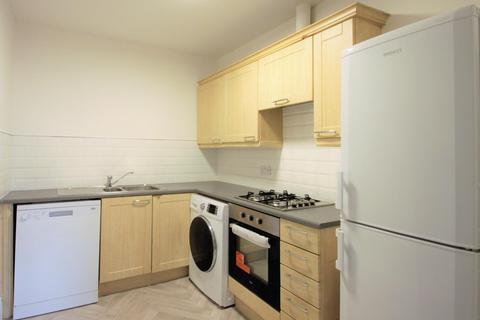 3 bedroom flat to rent, High Road, Willesden, NW10
