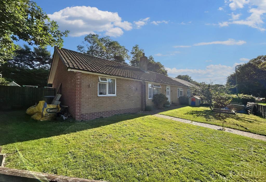 Poole Lane, Bournemouth, Dorset 3 bed semidetached bungalow for sale