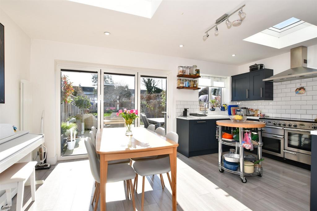 Ridgeway Avenue, Gravesend, Kent 4 bed end of terrace house for sale £450,000