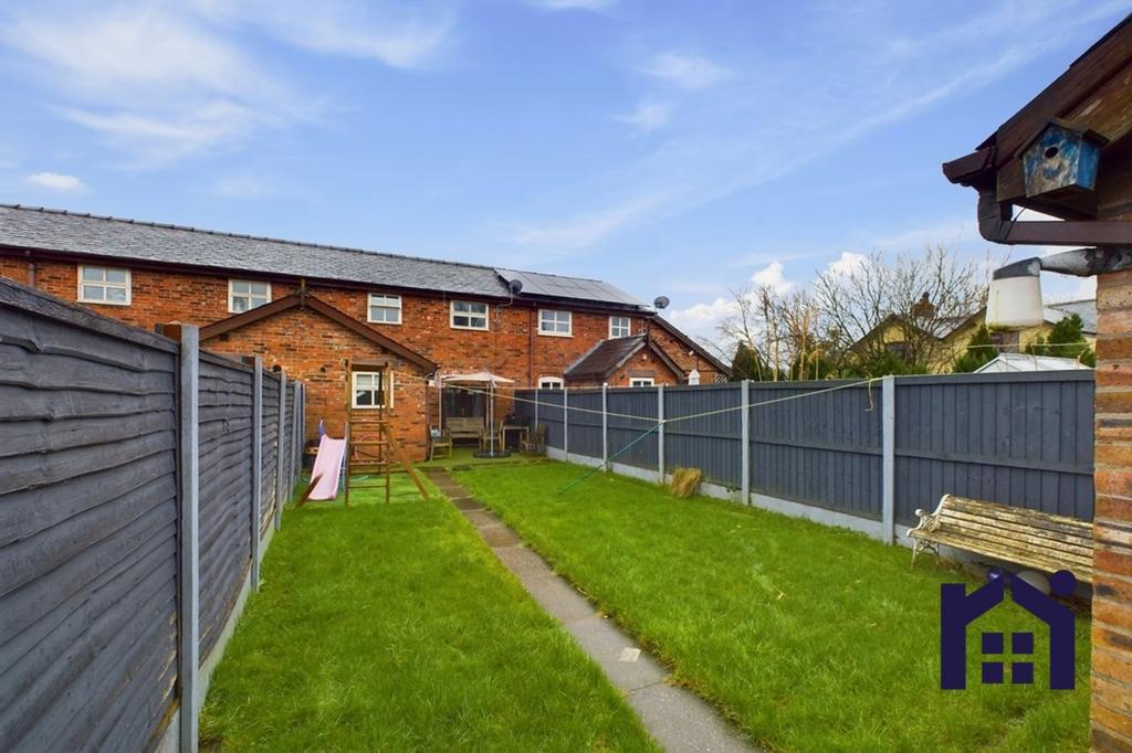 Pompian Brow, Bretherton, PR26 9AQ 3 bed barn conversion for sale £