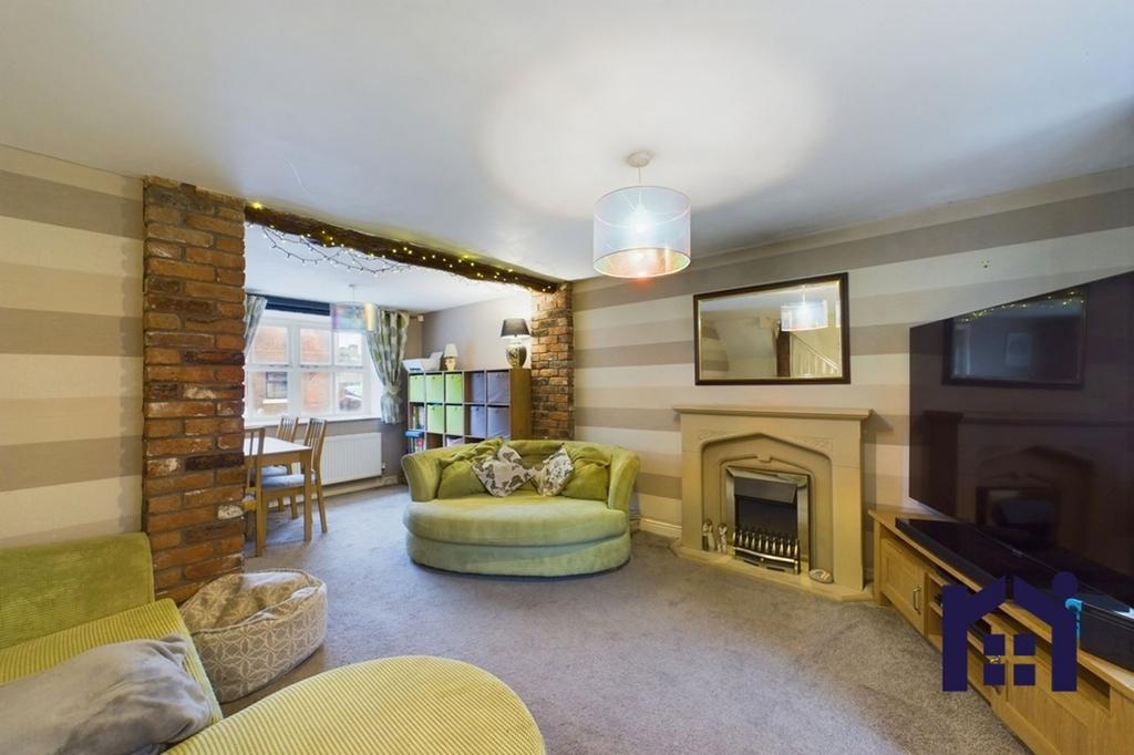 Pompian Brow, Bretherton, PR26 9AQ 3 bed barn conversion for sale £