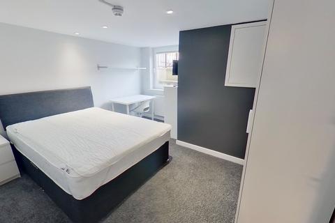 6 bedroom house to rent, St Anns Avenue, Burley, Leeds