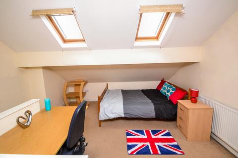 4 bedroom detached house to rent - Dunkirk Road, Nottingham NG7