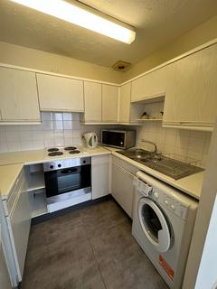 Studio to rent, Hatton Road, Feltham TW14