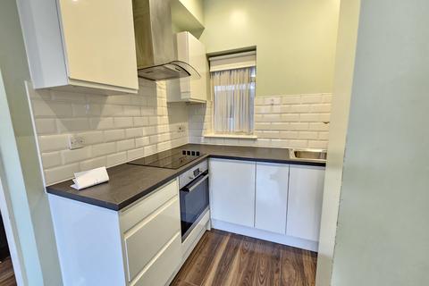 2 bedroom flat to rent, Park Street, Luton LU1