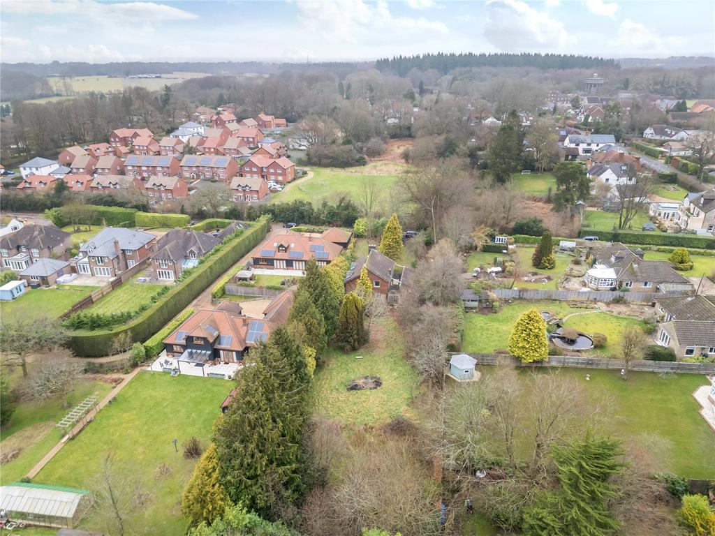 Boyneswood Lane, Medstead, Hampshire, GU34 4 bed detached house for