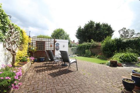 3 bedroom semi-detached bungalow for sale, Greystoke Avenue, Pinner, HA5