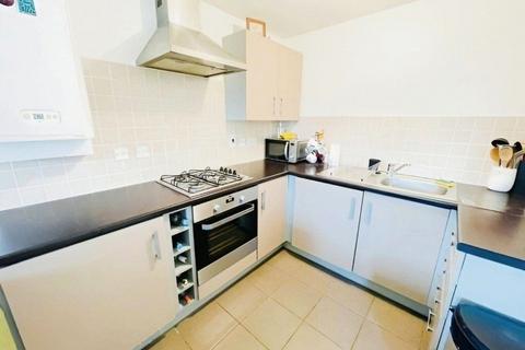 2 bedroom flat for sale - Twickenham Close, Swindon, SN3 3FN