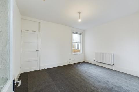 3 bedroom terraced house to rent, Bramble Road , Southsea PO4