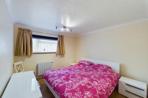 3 bedroom flat to rent, Copper Beech Drive, Portsmouth PO6