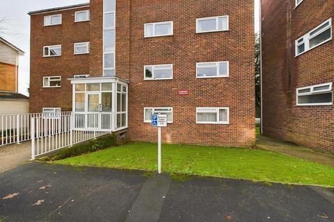 3 bedroom flat to rent, Copper Beech Drive, Portsmouth PO6