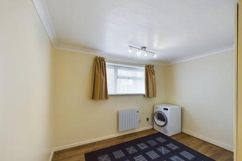 3 bedroom flat to rent, Copper Beech Drive, Portsmouth PO6