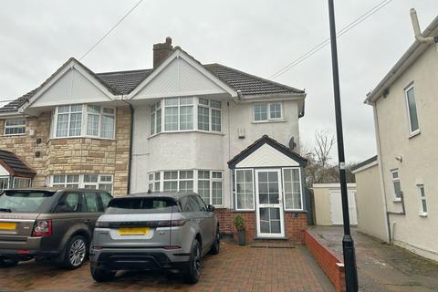 3 bedroom semi-detached house for sale, Munster Avenue, Hounslow, Greater London, TW4
