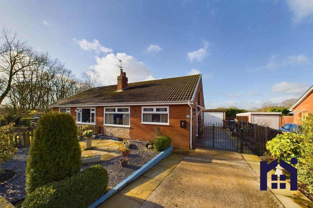 Yeadon Grove, Chorley, PR7 2QJ 2 bed semidetached bungalow for sale
