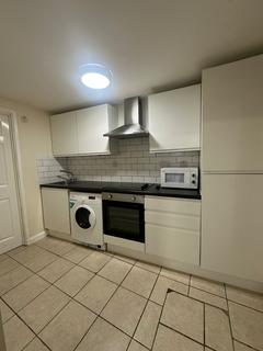 1 Barn Court, - Park Street, Luton