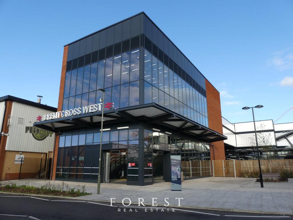 Brent Cross West stn western entrance.jpg