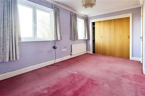 13 Brearley Close, Uxbridge, UB8 1JJ
