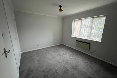 1 bedroom flat for sale, Wesley Drive, Egham, Surrey, TW20