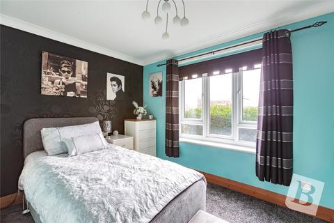 52 Frazer Close, Romford, RM1 2DG