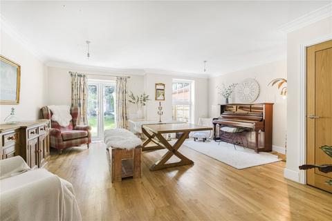 4 College Close, Thame, OX9 2DQ
