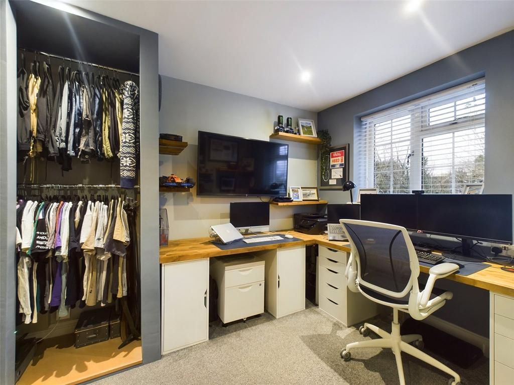 Bedroom/Office