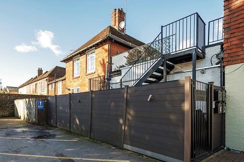 2 bedroom flat for sale, Portsmouth Road, Milford, Godalming, GU8