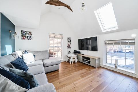 2 bedroom flat for sale, Portsmouth Road, Milford, Godalming, GU8