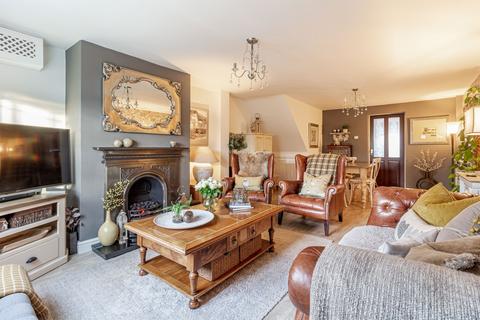 19 Central Road, Bromsgrove, B60 2NR